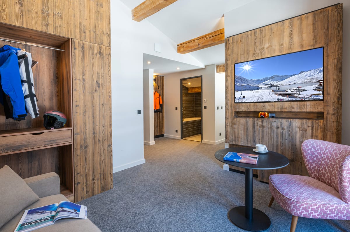 Junior Suite Village View